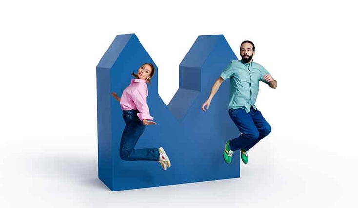 två personer som hoppar vid euro Finans logga