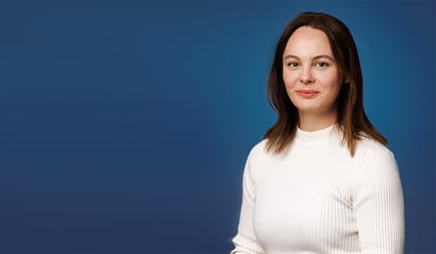 En kvinna som berättar om kredittid